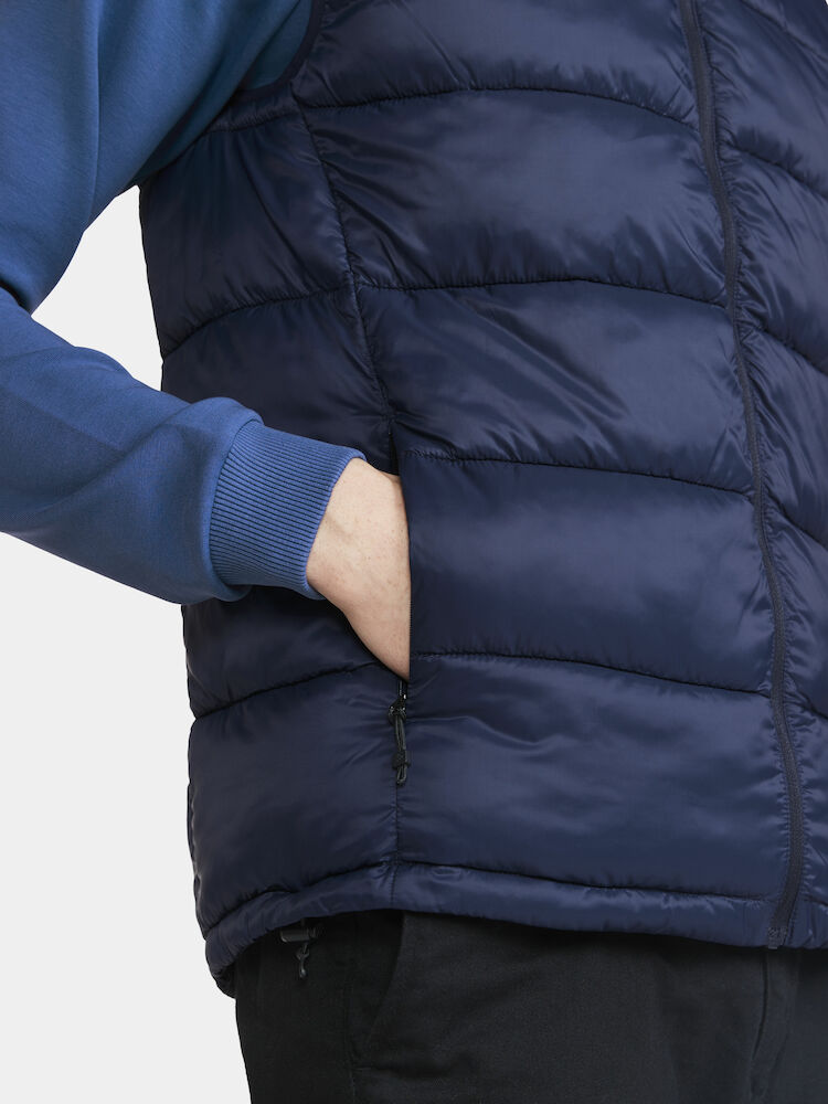 1913814-390000_CORE-Explore-Isolate-Vest-M_Closeup4