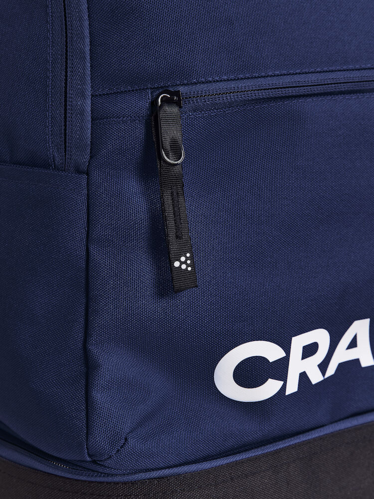 1914379-390000_Squad-2.0-Shoe-Backpack-26L_Closeup1