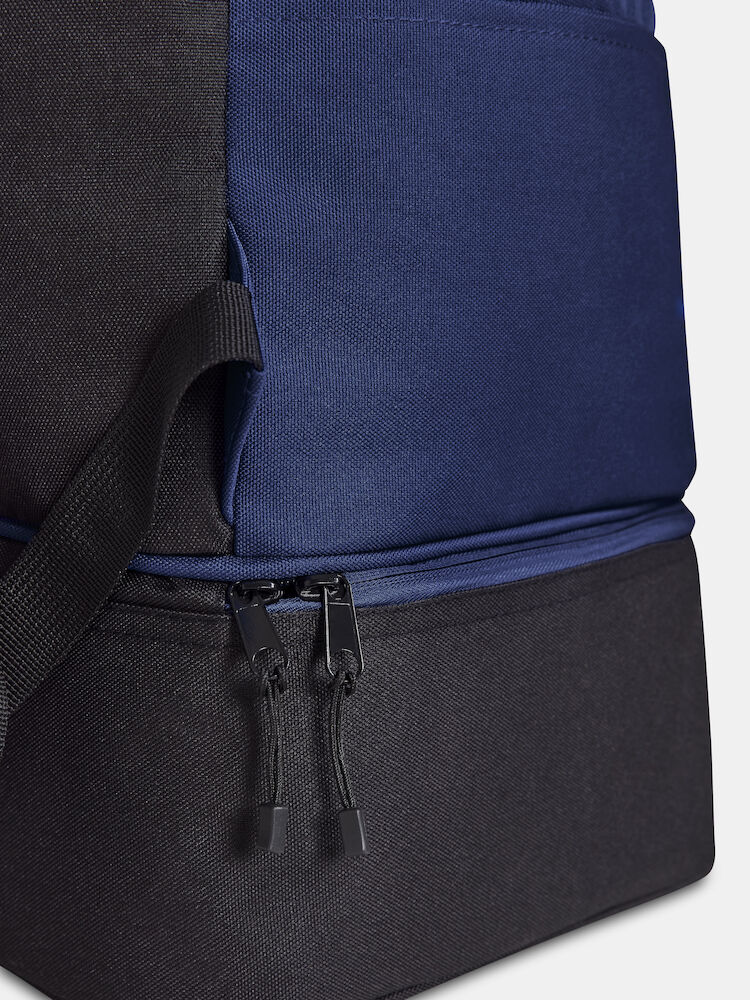 1914379-390000_Squad-2.0-Shoe-Backpack-26L_Closeup2