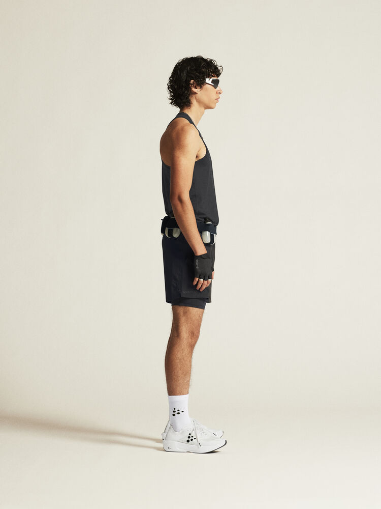 1914713-999000_ADV-Essence-Singlet-2-M_closeup2