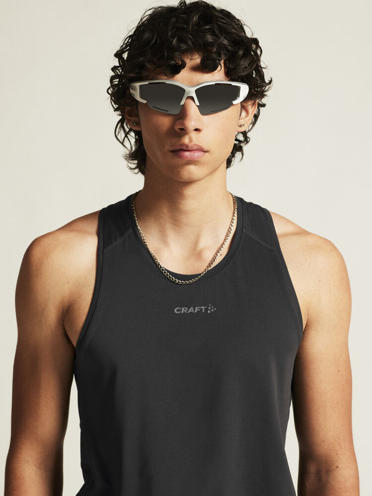 1914713-999000_ADV-Essence-Singlet-2-M_closeup5
