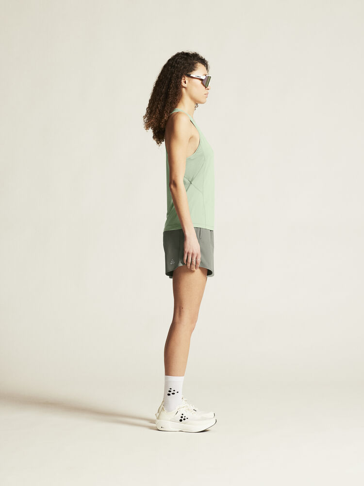 1914796-630000_ADV-Essence-Singlet-2-W_closeup2