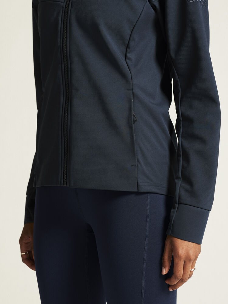1915259-396000_ADV-Explore-Softshell-2-Jkt-W_closeup6