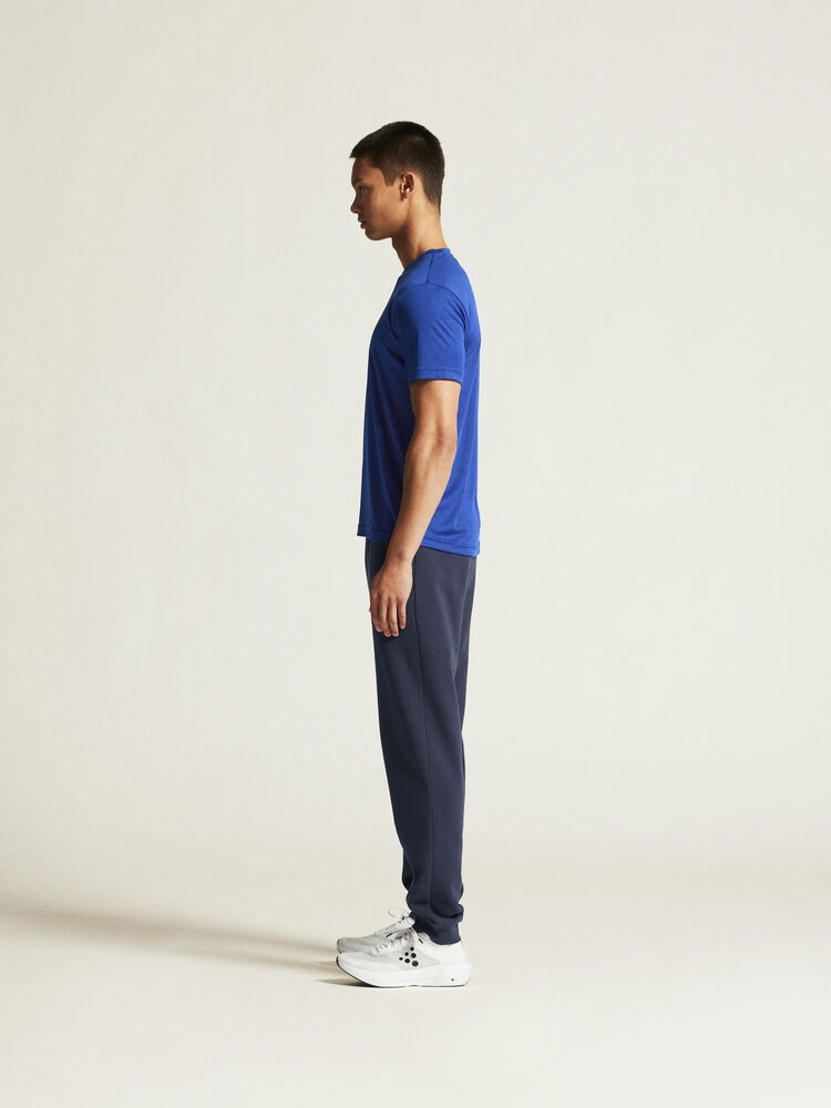 1915303-346000_Squad-Go-Function-Tee-M_closeup4