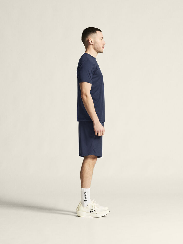 1915303-390000_Squad-Go-Function-Tee-M_closeup2