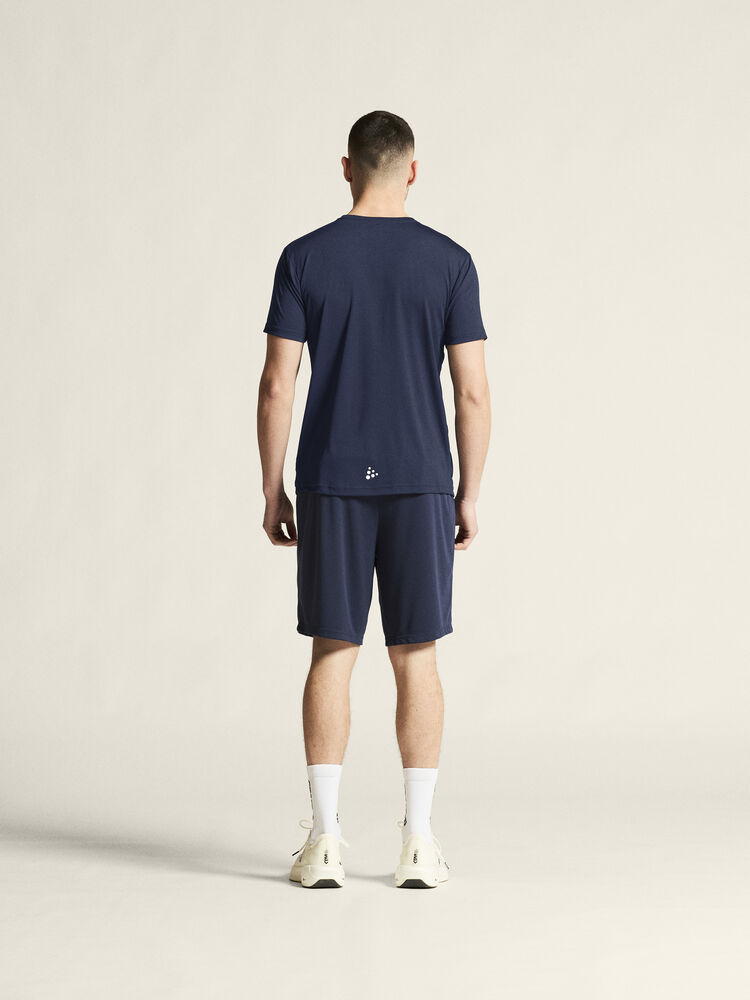 1915303-390000_Squad-Go-Function-Tee-M_closeup3