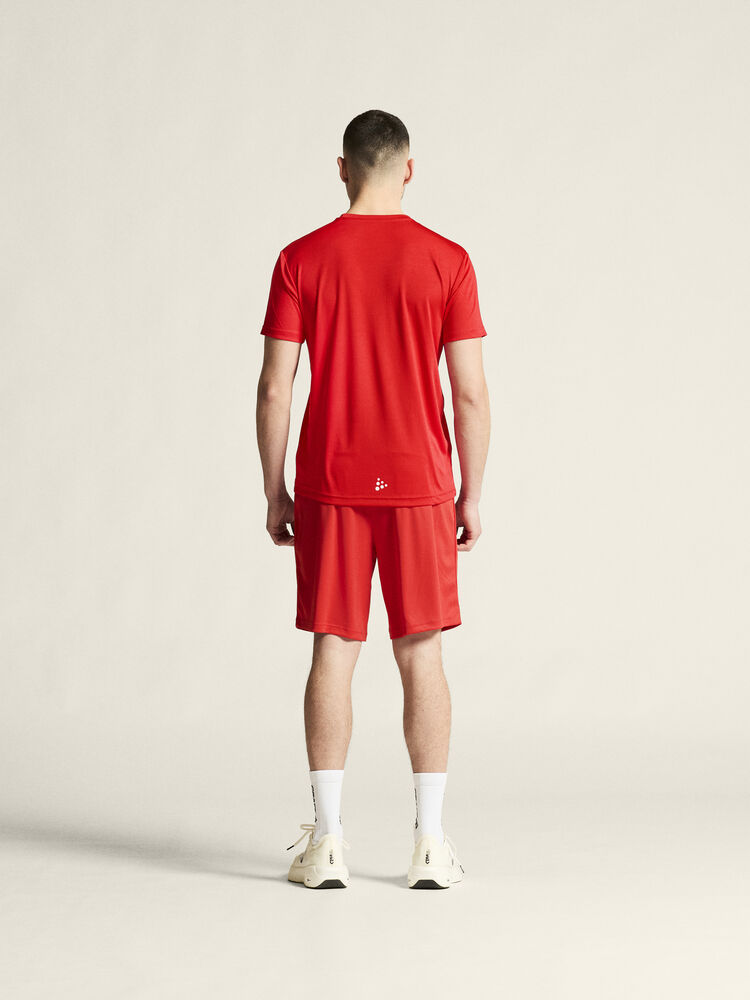 1915303-430000_Squad-Go-Function-Tee-M_closeup3