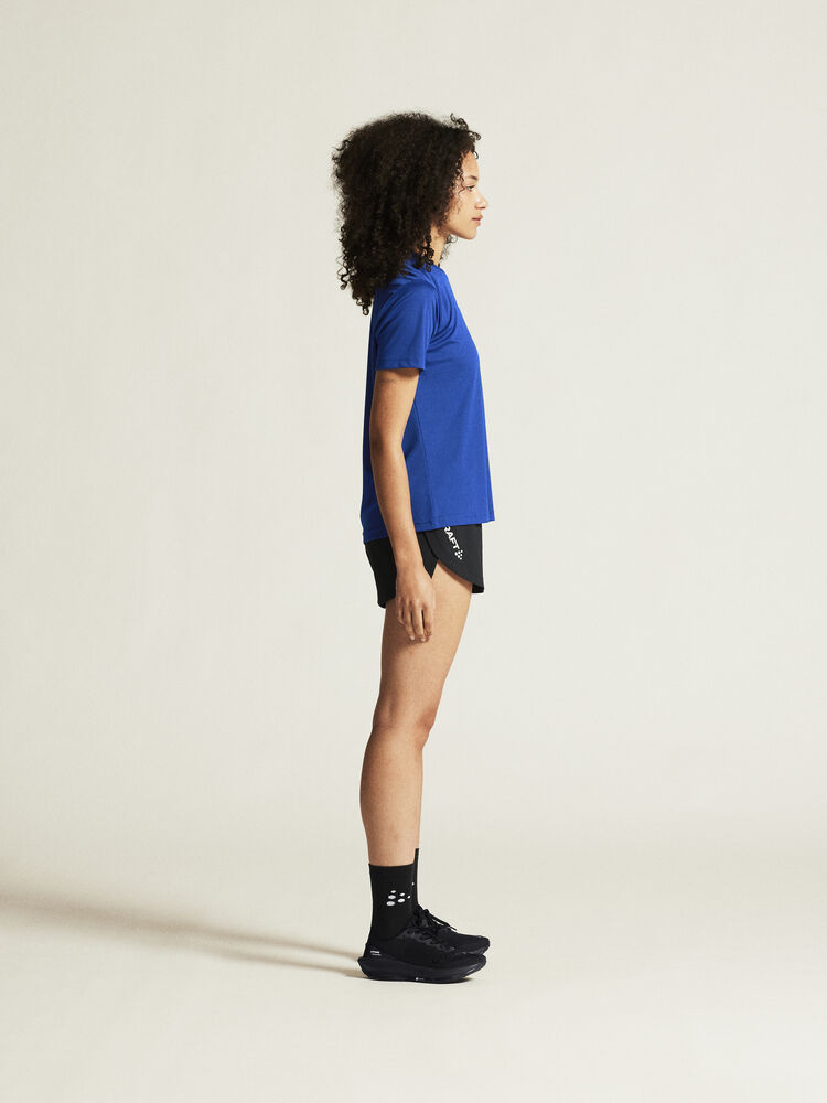 1915304-346000_Squad-Go-Function-Tee-W_closeup2