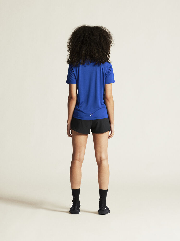 1915304-346000_Squad-Go-Function-Tee-W_closeup3