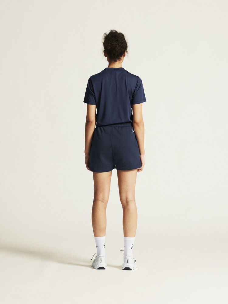 1915304-390000_Squad-Go-Function-Tee-W_closeup3