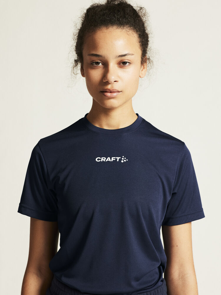 1915304-390000_Squad-Go-Function-Tee-W_closeup6