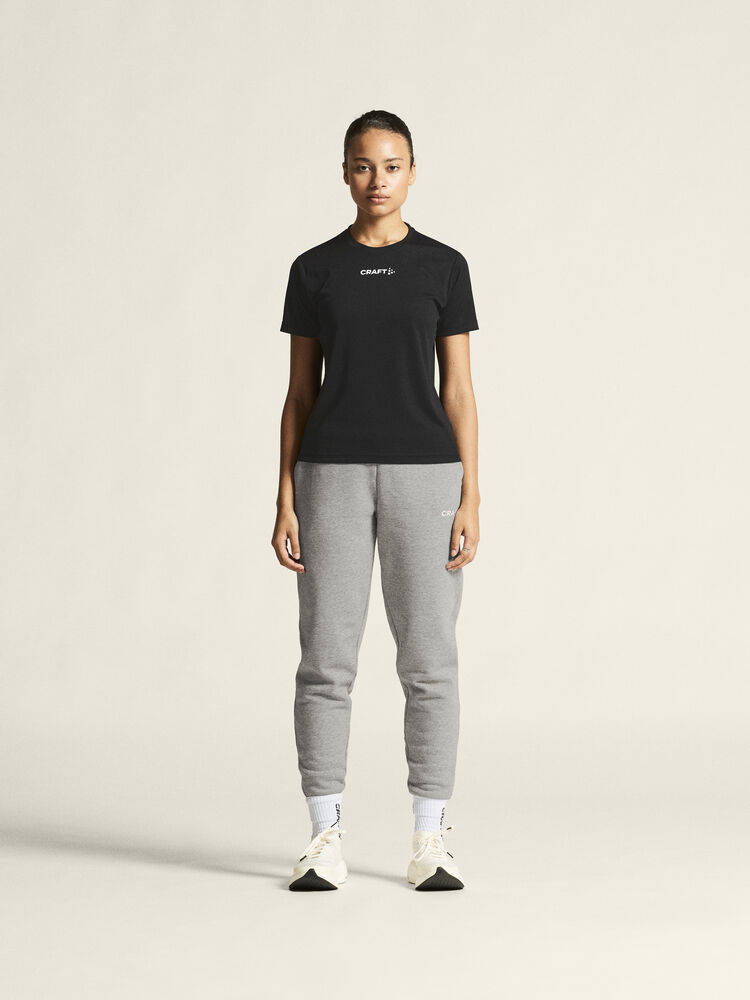1915304-999000_Squad-Go-Function-Tee-W_closeup1