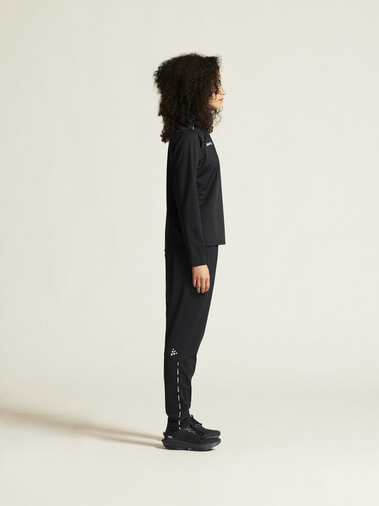 1915354-999000_Squad-Go-Pant-W_closeup2