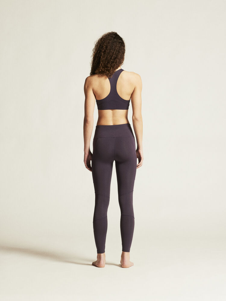 1916008-499000_Collective-Padded-Sports-bra-W_closeup3