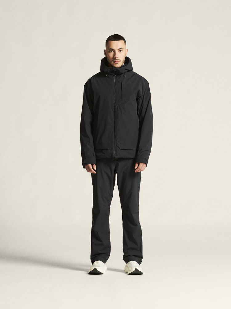 1916338-999000_Explore-Padded-Jacket-M_closeup1