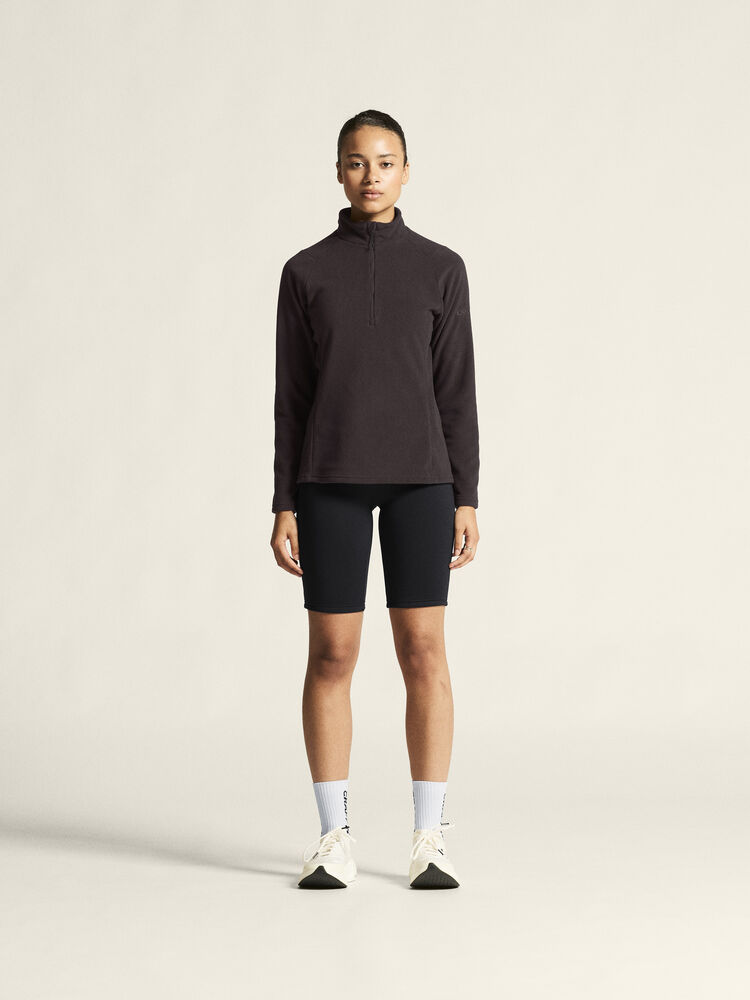 1916709-999000_Explore-Power-Fleece-Short-Tights-W_closeup1